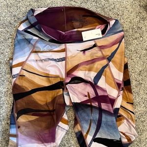 Soma 360 High Rise Cropped Legging - NWT - Large